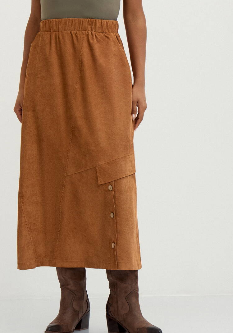 Юбка с декоративными пуговицами и клапаном шир.  750, рис. 13