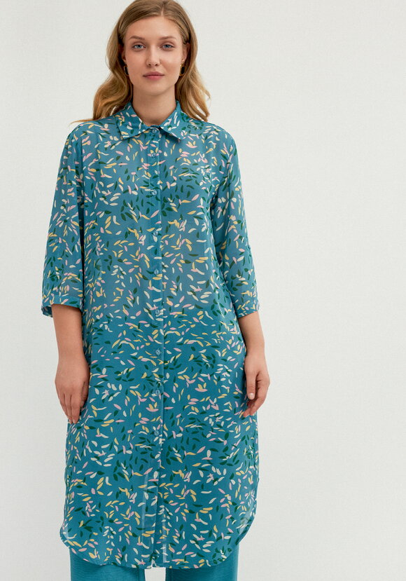 Рубашка с рукавом 7/8 и патами шир.  580, рис. 22