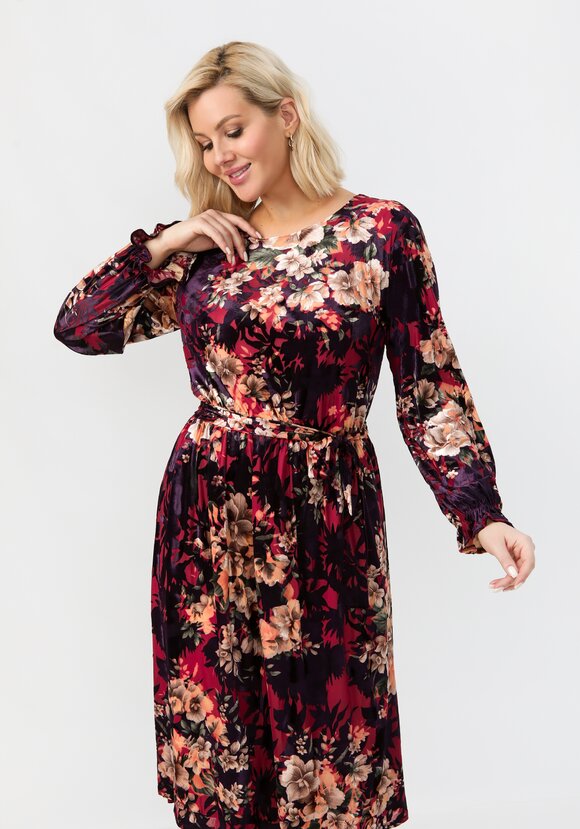 Платье А-силуэта из бархата шир.  580, рис. 9