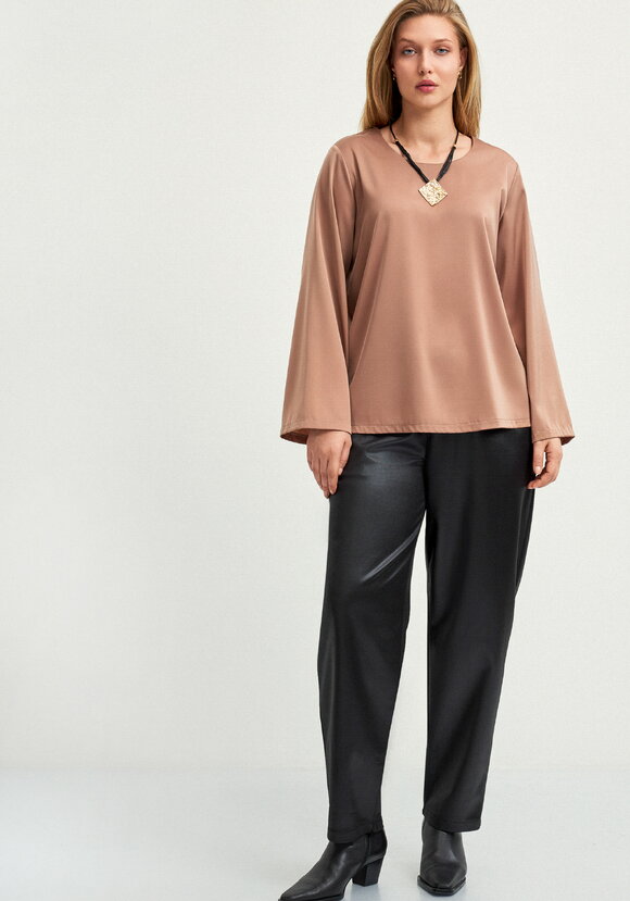 Брюки прямые с поясом на резинке шир.  580, рис. 7