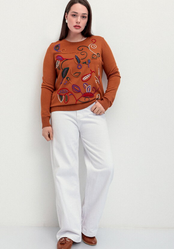 Джемпер с яркой абстрактной вышивкой шир.  580, рис. 23