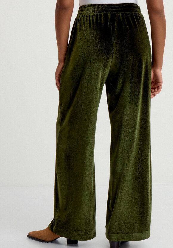 Брюки из велюра на резинке по поясу шир.  580, рис. 3