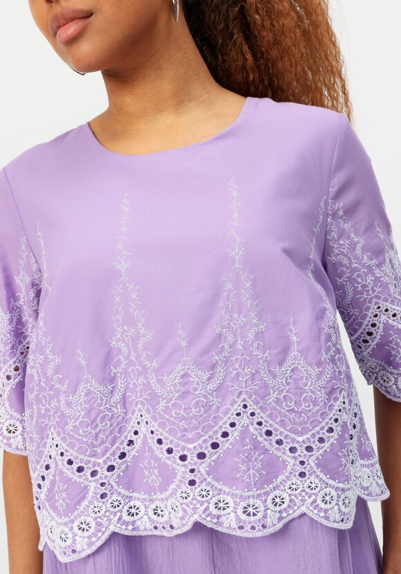 Платье свободного кроя с вышивкой шир.  580, рис. 31