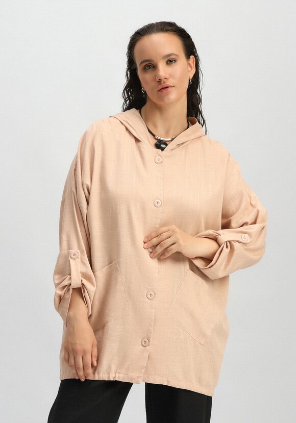 Рубашка с капюшоном и асимметричным низом шир.  580, рис. 16