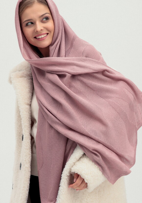 Палантин с нежным фактурным рисунком шир.  580, рис. 2