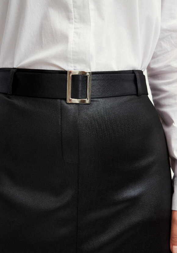 Юбка прямая с декоративными отстрочками шир.  580, рис. 5