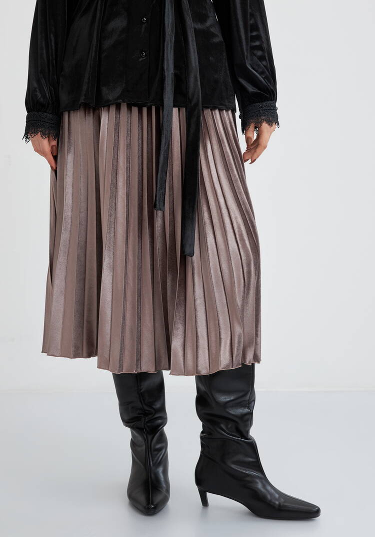 Юбка плиссированная из бархата шир.  750, рис. 7