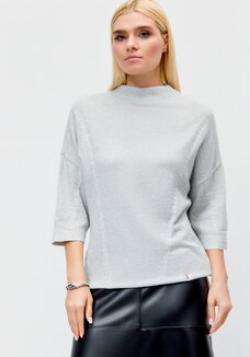 Джемпер с лентами на шее сзади