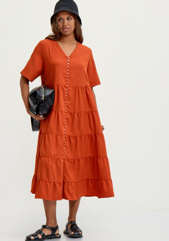 Платье многоярусное свободное шир.  580, рис. 15