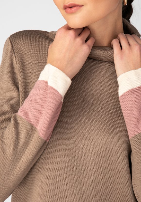 Свитер женский с контрастными полосами шир.  580, рис. 15