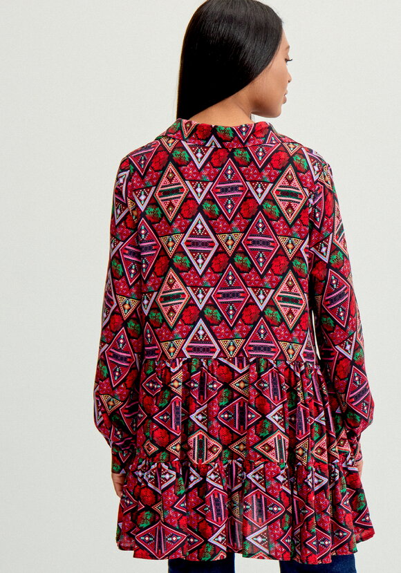 Блуза свободная с воланами по низу шир.  580, рис. 27