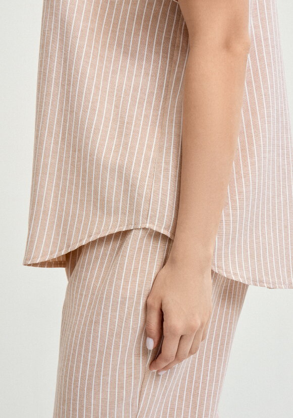 Блуза на пуговицах в вертикальную полоску шир.  580, рис. 6