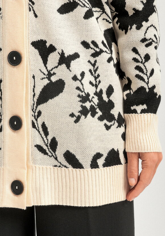 Кардиган с цветочным рисунком шир.  580, рис. 6