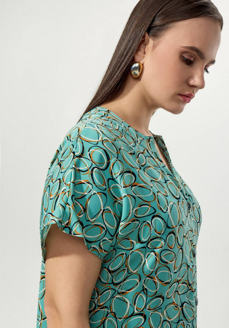 Блуза удлиненная с вырезом шир.  750, рис. 20