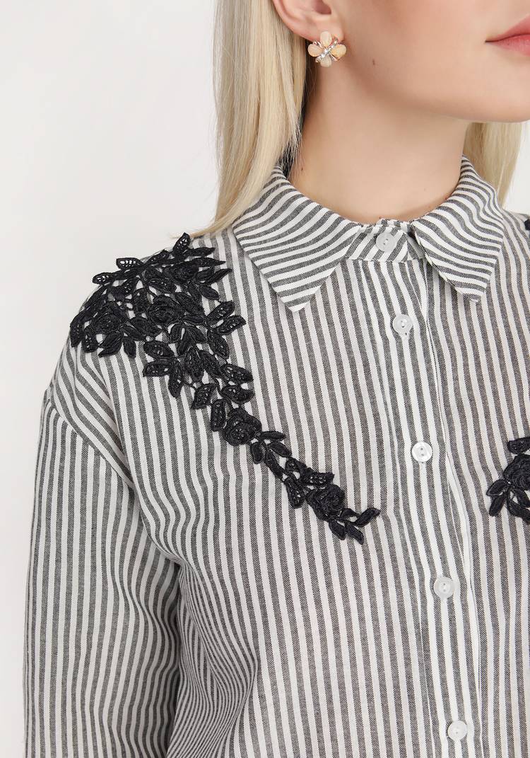 Рубашка в полоску с цветочной нашивкой шир.  750, рис. 9