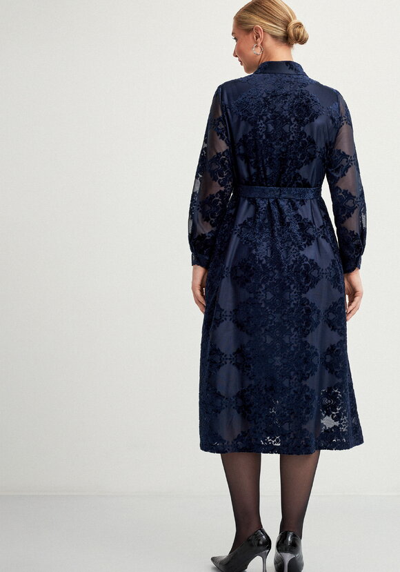 Платье-рубашка с фактурным рисунком шир.  580, рис. 3