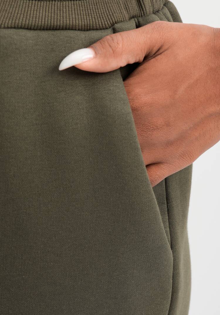 Брюки со вставками из стёганой ткани шир.  750, рис. 22