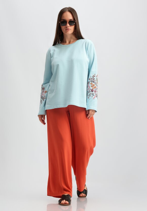 Лонгслив с вышивкой на рукавах шир.  580, рис. 10