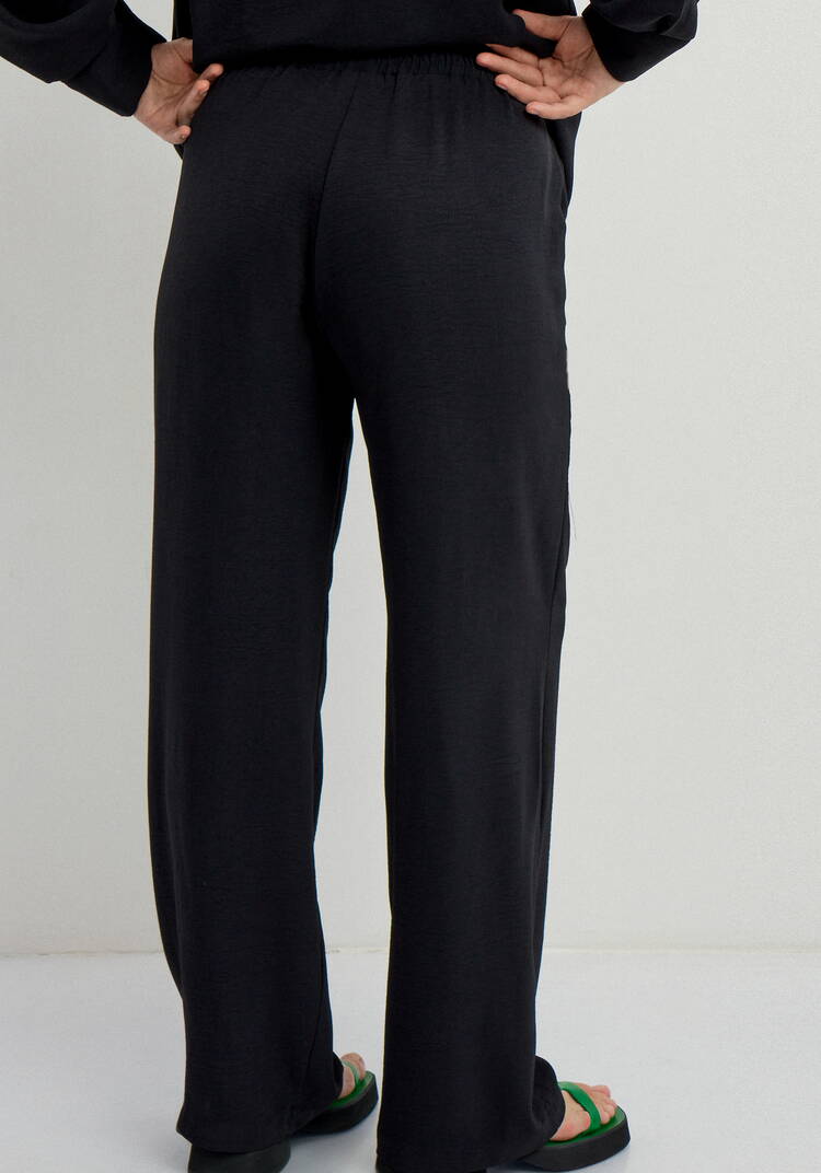 Брюки свободного кроя с боковыми карманами шир.  750, рис. 9