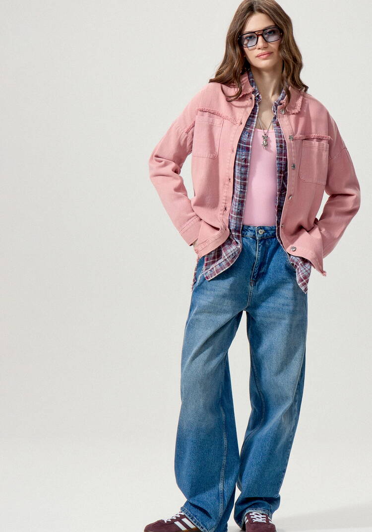 Джинсовая куртка с бахромой по краям шир.  750, рис. 32