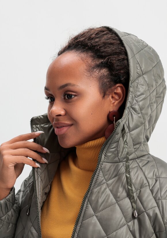 Куртка стёганая с капюшоном шир.  580, рис. 16