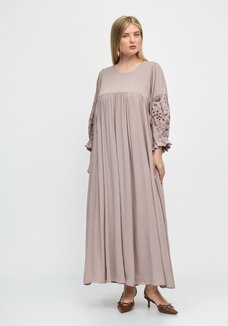 Платье свободного кроя с отрезным лифом