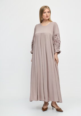 Платье свободного кроя с отрезным лифом