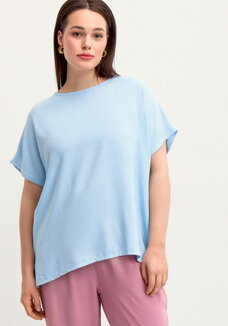 Блуза с круглой горловиной и разрезами