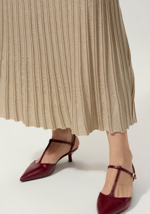 Юбка плиссе длины миди шир.  580, рис. 6