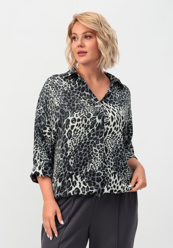 Блуза с патами на рукавах и брошью шир.  580, рис. 9