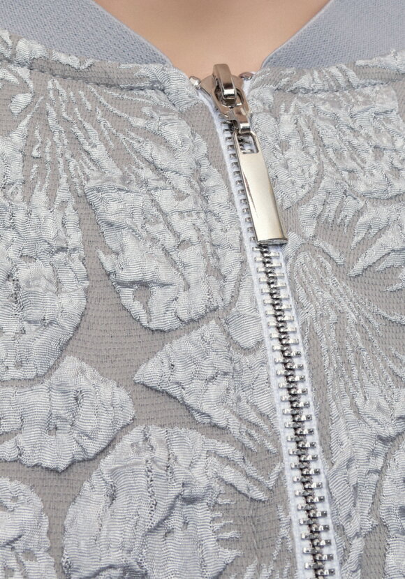 Бомбер из ткани с жаккардовым узором шир.  580, рис. 31