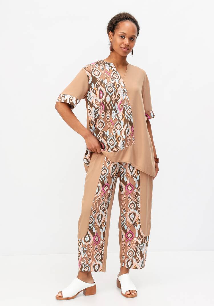 Костюм с асимметричными вставками шир.  750, рис. 9