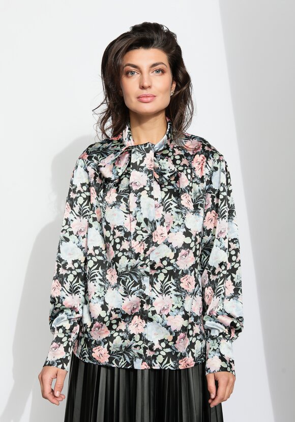 Блуза прямого силуэта с бантом шир.  580, рис. 24