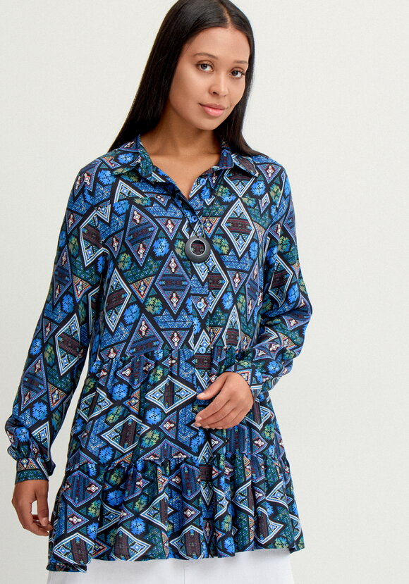 Блуза свободная с воланами по низу шир.  580, рис. 9