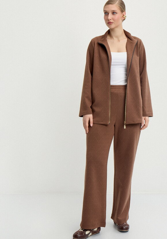 Кардиган на молнии с фактурным принтом шир.  580, рис. 8