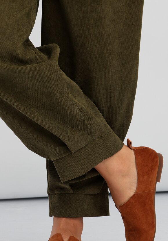 Брюки-бананы с манжетами по низу шир.  580, рис. 14