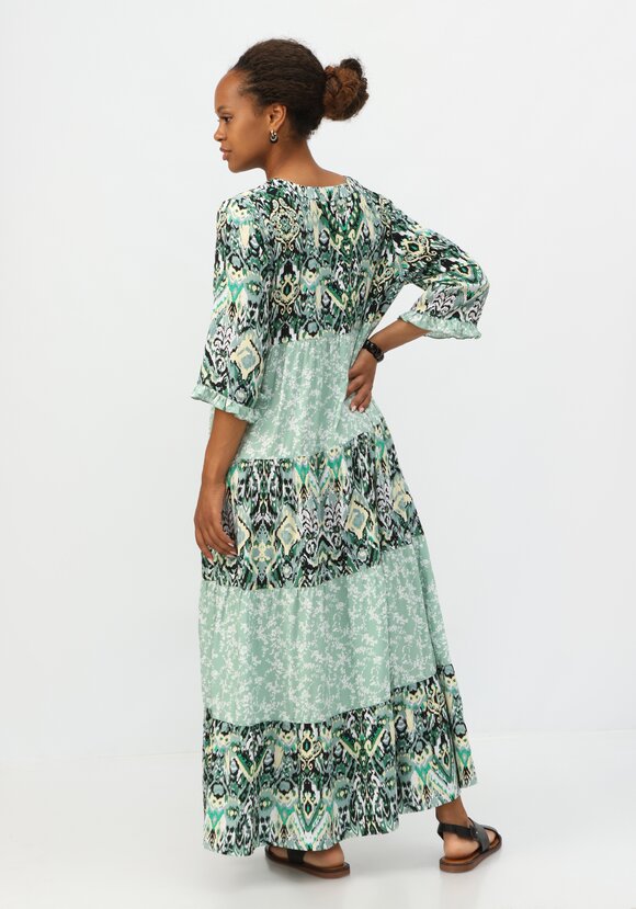 Платье с ярусами и комбинированным принтом шир.  580, рис. 11