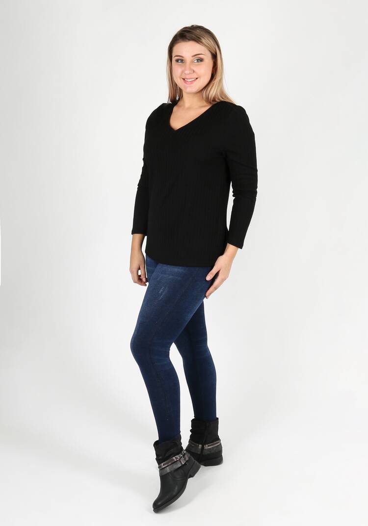 Блузка с V-образным вырезом прямого кроя шир.  750, рис. 23