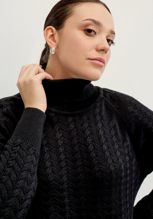 Свитер вязаный с косами и высоким горлом шир.  580, рис. 6