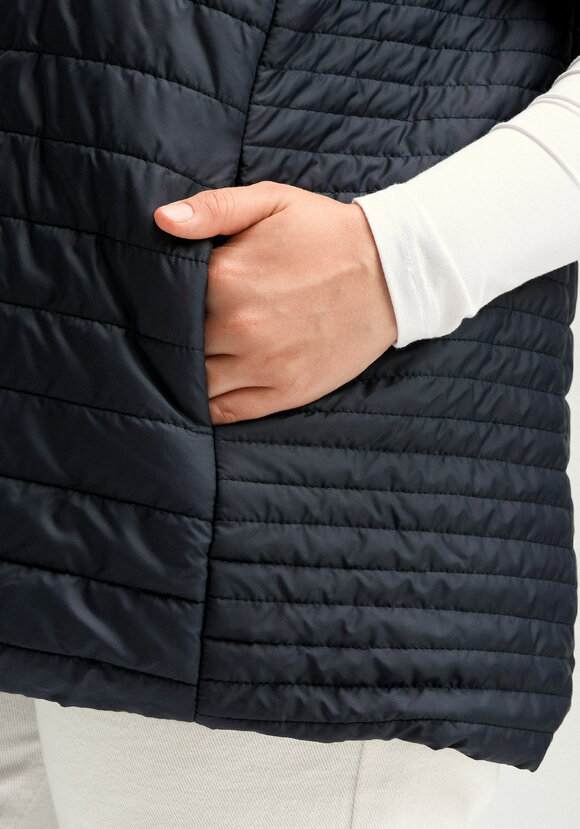 Жилет двухсторонний на молнии шир.  580, рис. 24