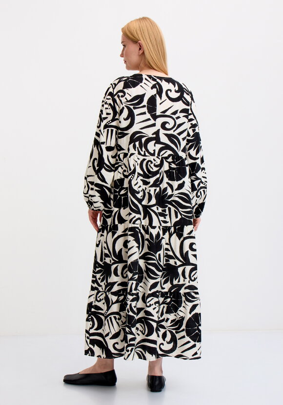 Платье расклешенного силуэта шир.  580, рис. 3