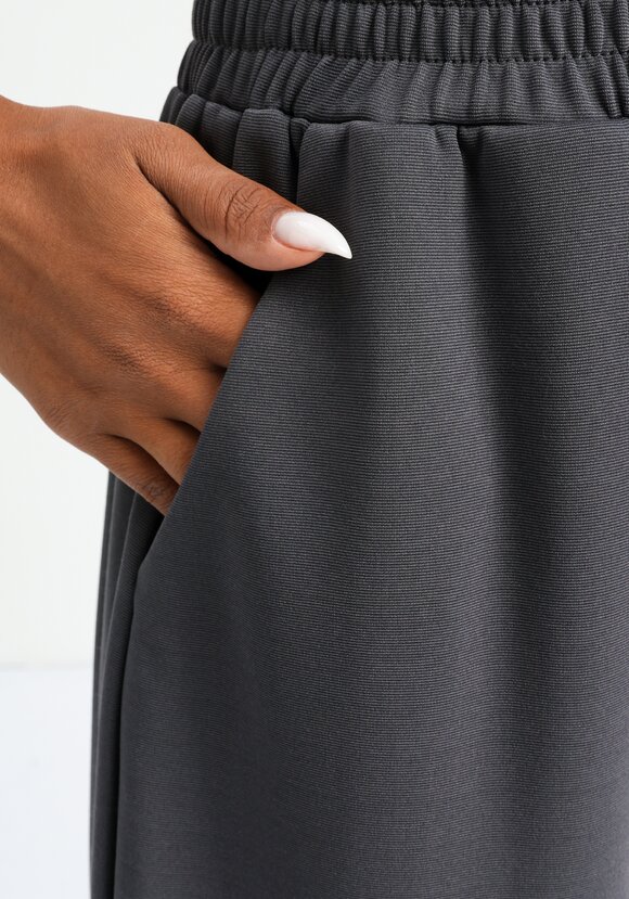 Брюки с отрезными линиями шир.  580, рис. 14