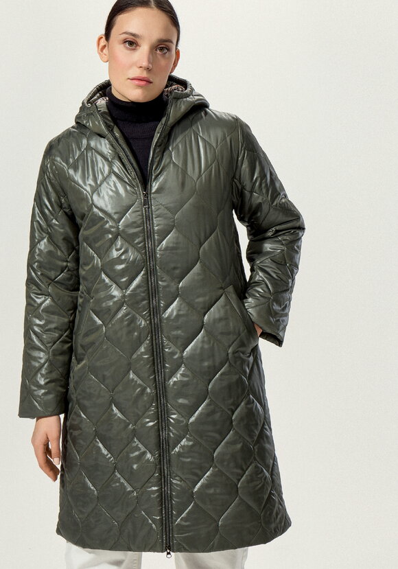 Куртка прямого кроя с капюшоном на молнии шир.  580, рис. 11