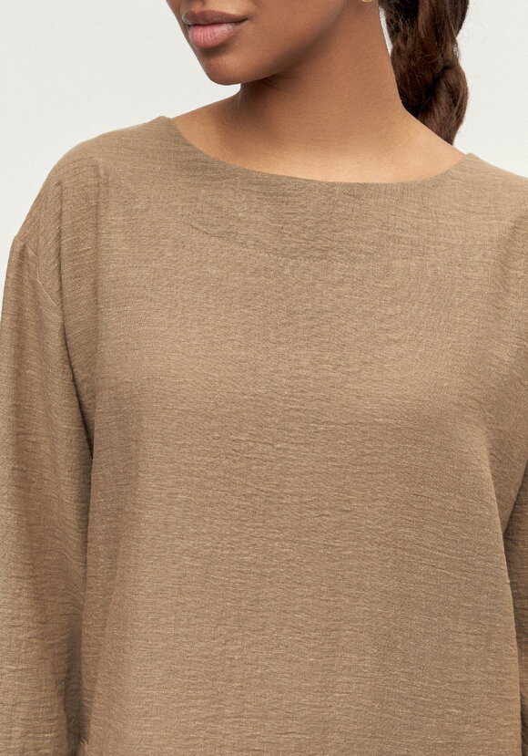 Платье изо льна с объемными карманами шир.  580, рис. 6