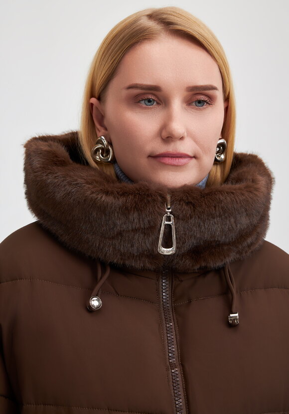 Пальто с меховой опушкой под норку шир.  580, рис. 26