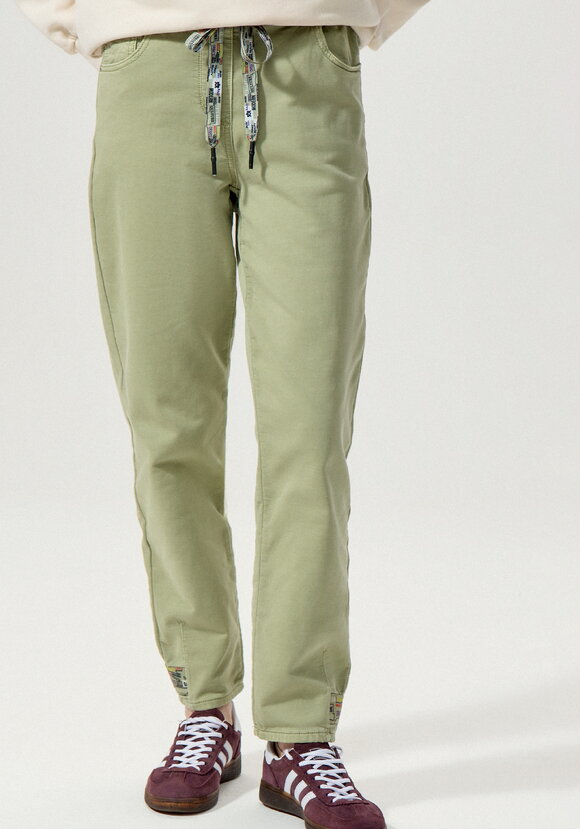 Джинсы с принтом по поясу шир.  580, рис. 28