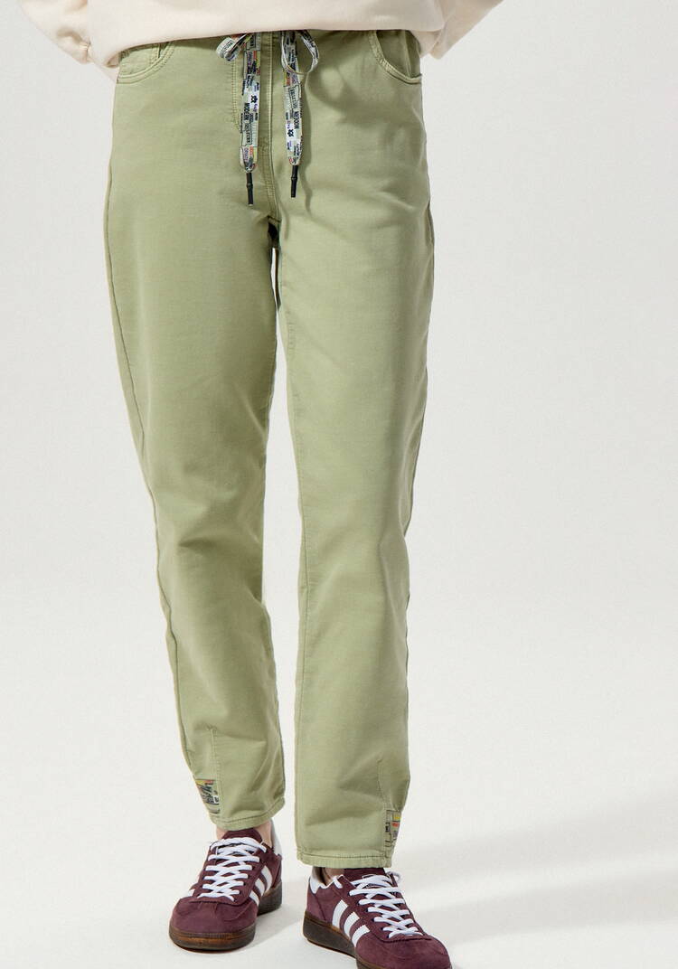 Джинсы с принтом по поясу шир.  750, рис. 28