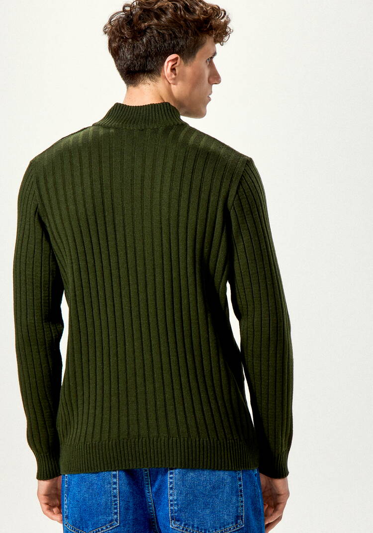 Джемпер с воротом-стойкой и планкой шир.  750, рис. 4