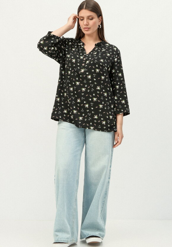 Блуза на пуговицах и разрезами по бокам шир.  580, рис. 19