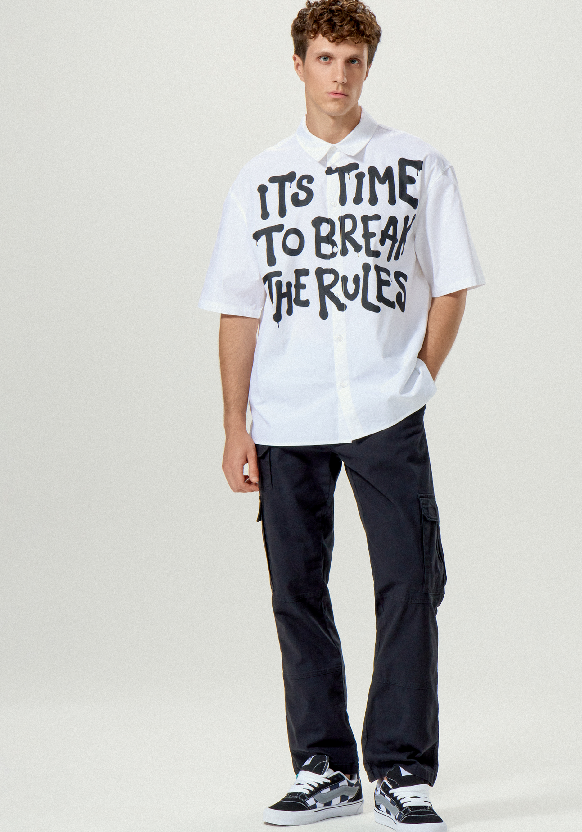 Брюки карго с накладными карманами